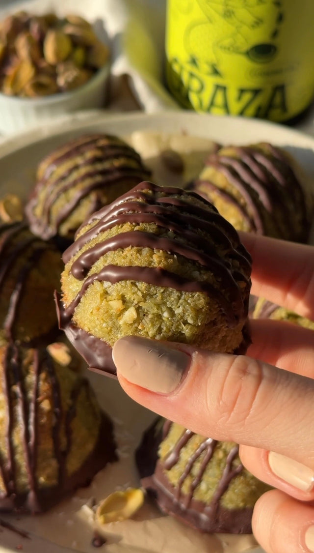 EVOO Pistachio Macaroons